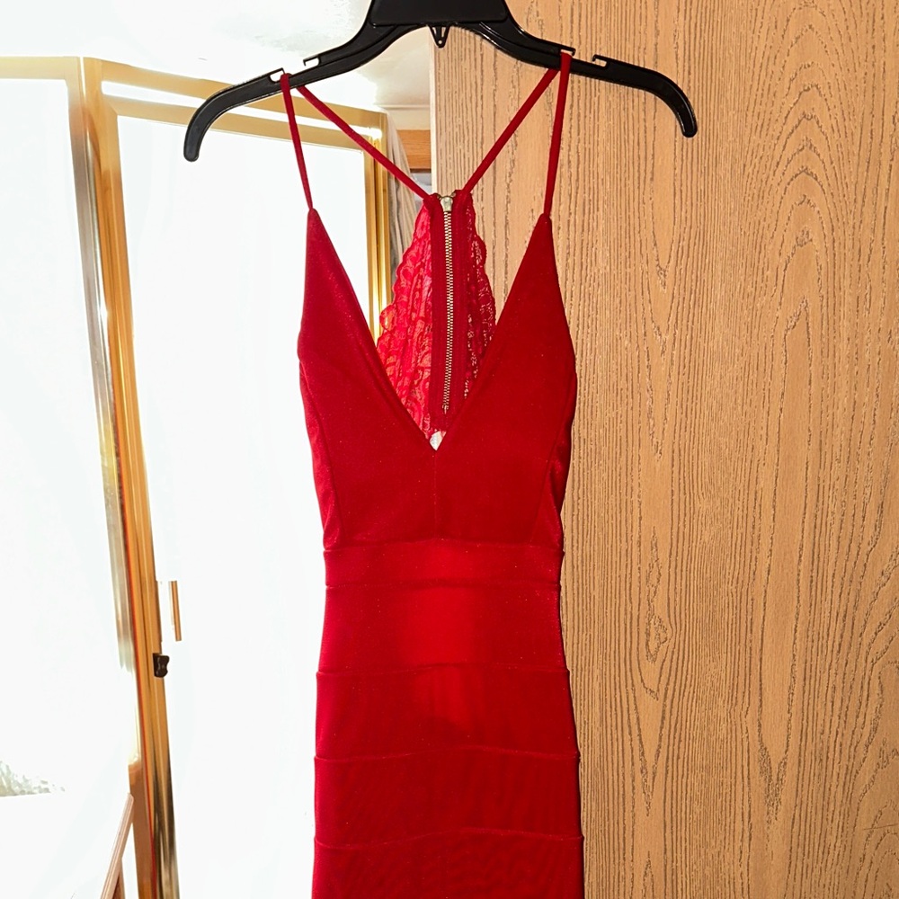 Chic Backless Red Dress with Lace Detail